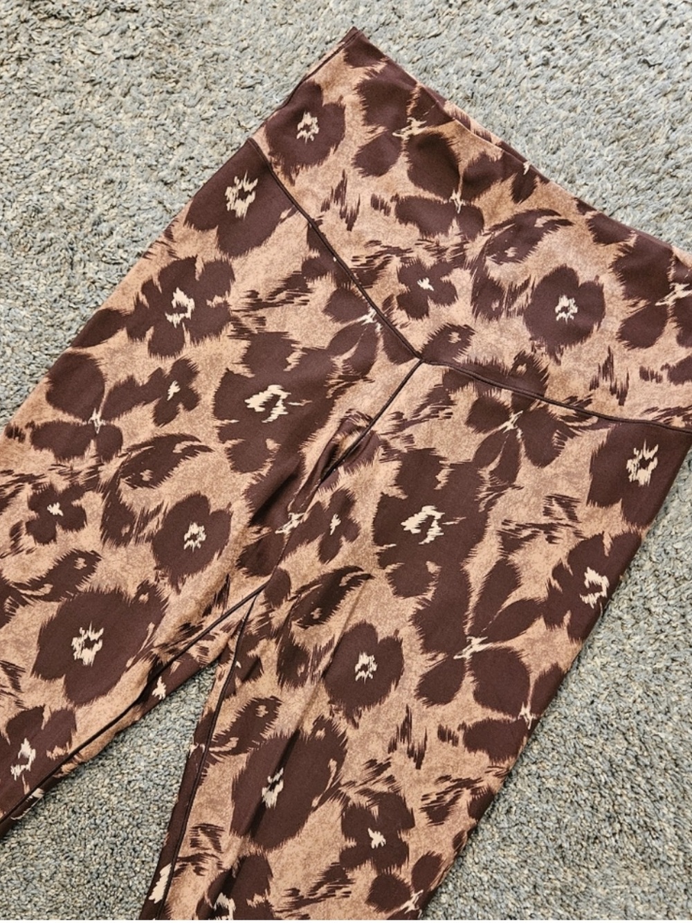 Offline by Aerie 7/8 flower leggings
